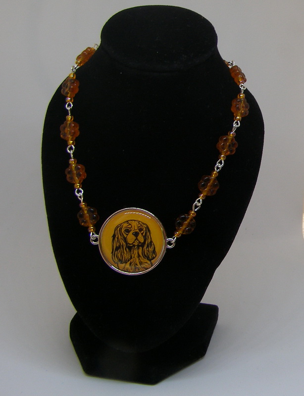 Kytičkový náhrdelník s rotvajlerem