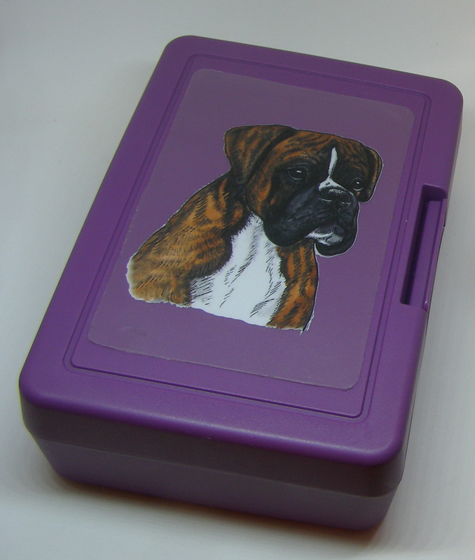 Boxer žíhaný - plastový box