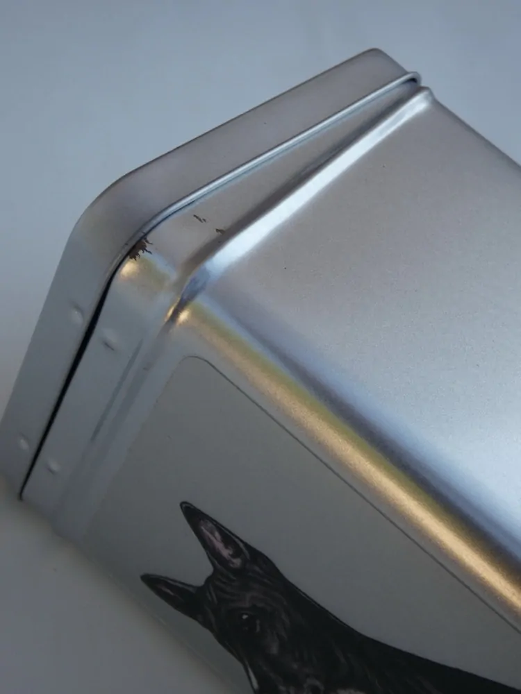 Plechová dóza - basenji černý - 2.jakost