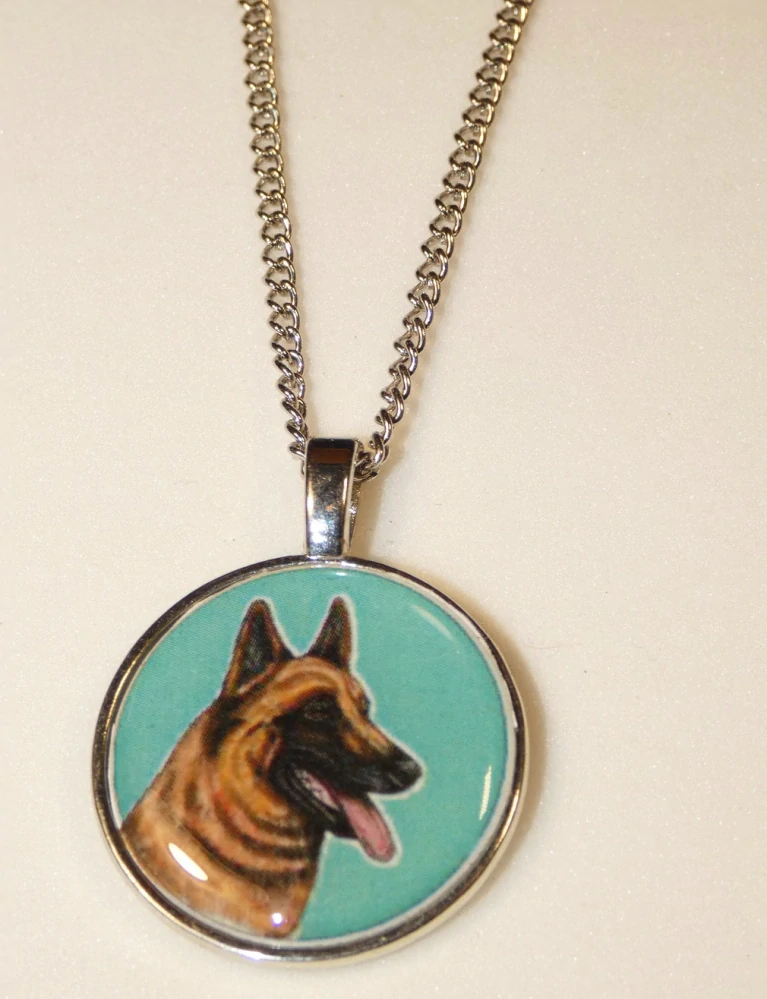 Malinois - bižuterní přívěsek 