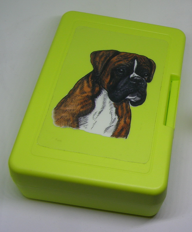 Boxer žíhaný - plastový box