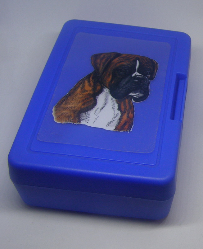 Boxer žíhaný - plastový box